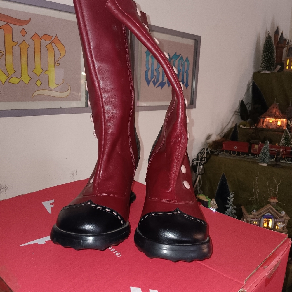 Fluevogs! 8.5 Nwob - Picture 2 of 7